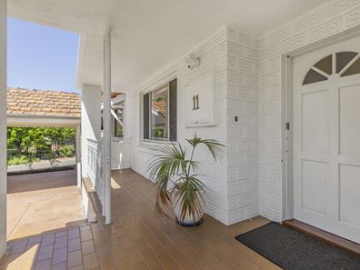 1/11 Pitt Street, St James WA 6102