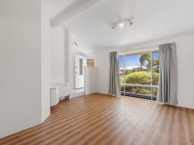 6 Cumberland Way, Waikiki WA 6169