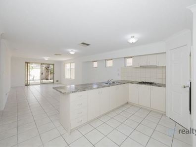 2 Felpham Court, Success WA 6164