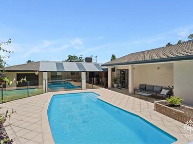 33 Shield Road, Lesmurdie WA 6076