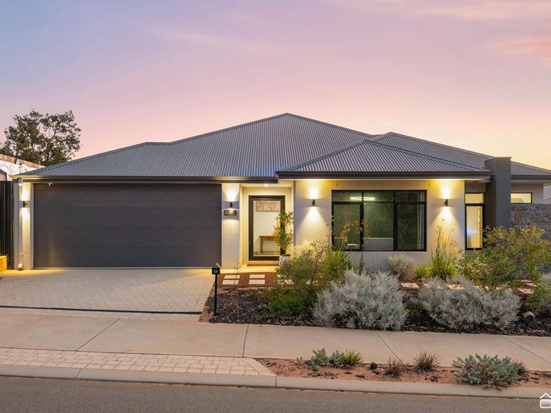 17 Broadmeadows Drive, Bushmead