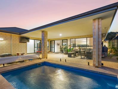 17 Broadmeadows Drive, Bushmead WA 6055