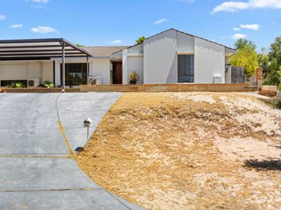 8A Christina Court, Craigie WA 6025