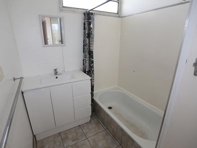 13 Grevillea Cres, Kambalda West WA 6442