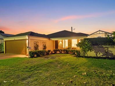 12 Bendee Drive, Atwell WA 6164