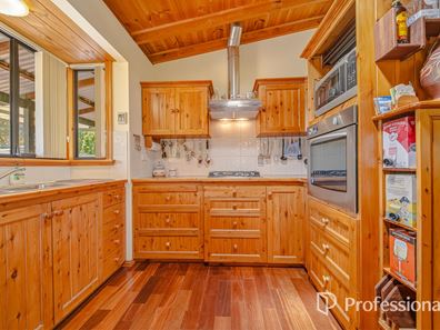 12 Teesdale Street, Yarloop WA 6218