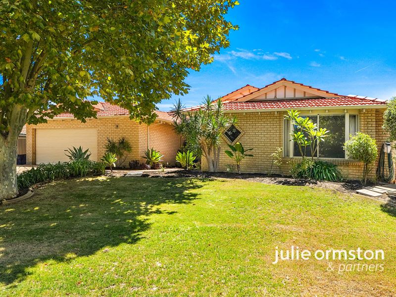 11 Montash Retreat, Woodvale WA 6026