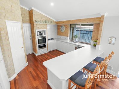 11 Montash Retreat, Woodvale WA 6026