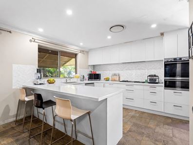 21 Peppermint Crescent, Ballajura WA 6066