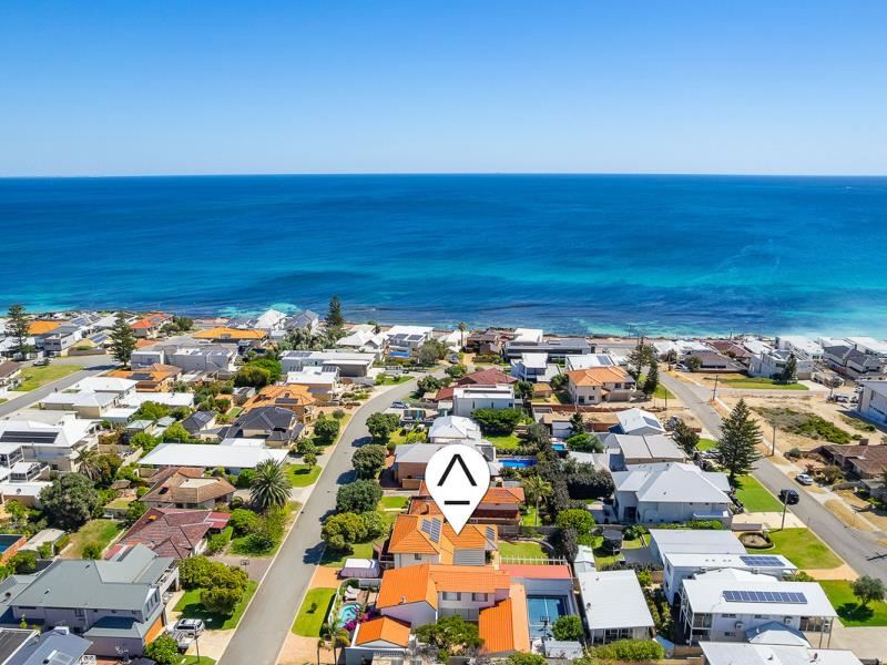 19 Belhus Drive, Trigg WA 6029