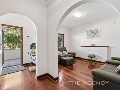 19 Belhus Drive, Trigg WA 6029