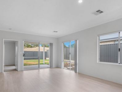 13 Cambered Avenue, Yanchep WA 6035