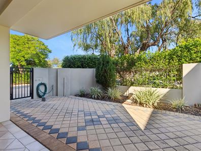 10 Greenock Avenue, Como WA 6152