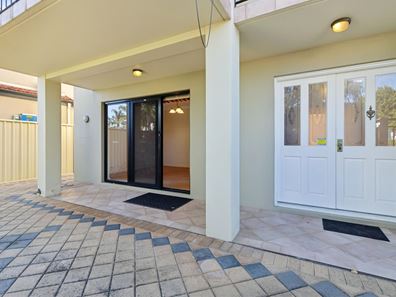 10 Greenock Avenue, Como WA 6152