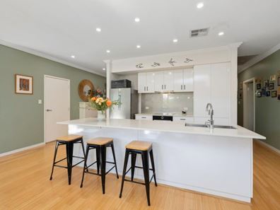 16A Devon Way, Lynwood WA 6147