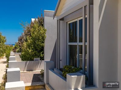 4 Billericay Circuit, Butler WA 6036