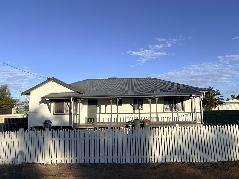 55 Lindsay Street, Coolgardie