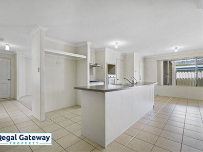 4 Gandossi Court, Success WA 6164