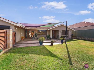43 Explorer Drive, Thornlie WA 6108