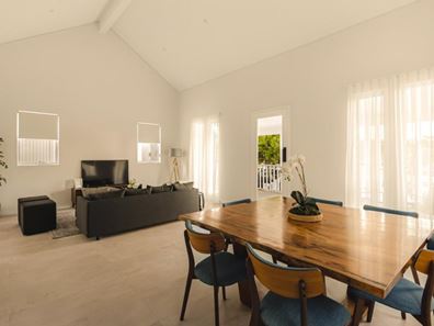 128 Midsummer Avenue, Jindalee WA 6036