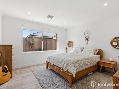 4 Wannell Close, Byford WA 6122