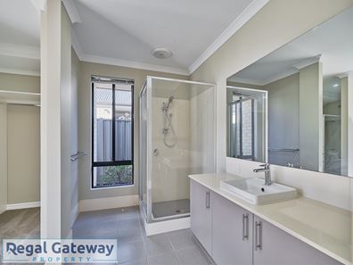 5 Barakee Road, Wandi WA 6167
