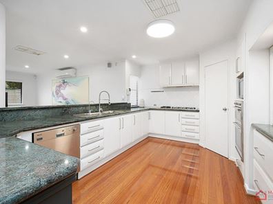 7 Cormack Road, Alfred Cove WA 6154