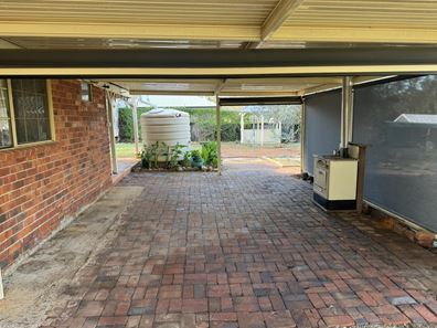 8 Ninth Road, York WA 6302