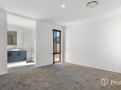6 Poseidon Way, Glenfield WA 6532