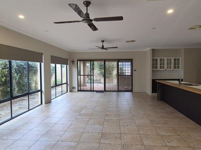 24 Frederick Way, Wannanup WA 6210