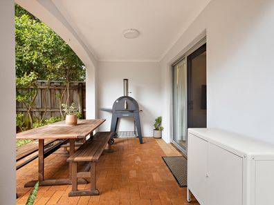 1/5 Doherty Road, Coolbellup WA 6163