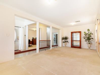 28 Roxburgh Circle, Kinross WA 6028