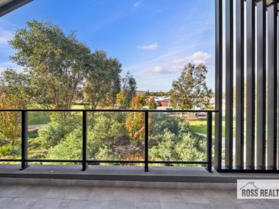 24 Silk Chase, Forrestfield WA 6058