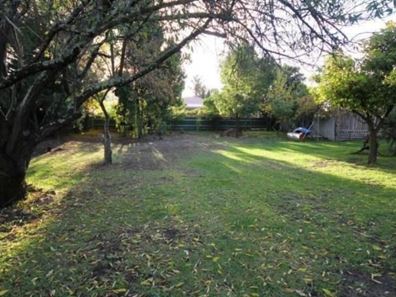 12 Swanstone Street, Collie WA 6225