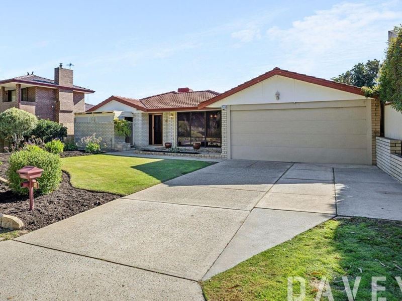 15 Banksia Dale, Marmion WA 6020