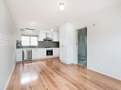 10/4 Gadsdon Street, Cottesloe WA 6011