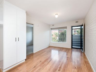 10/4 Gadsdon Street, Cottesloe WA 6011