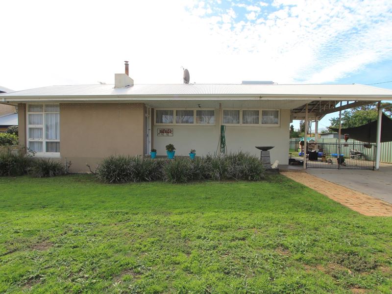 36 Golf Road, Merredin