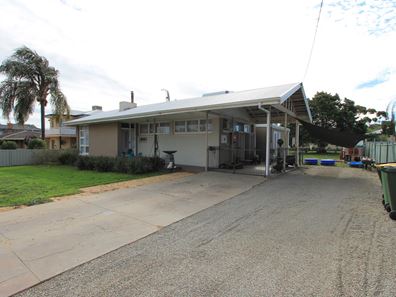 36 Golf Road, Merredin WA 6415