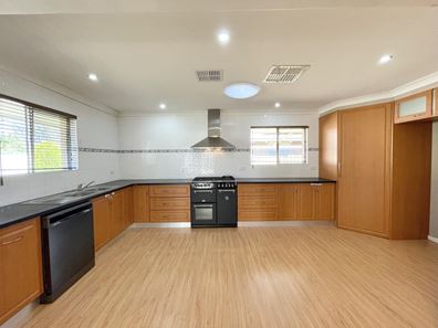21 Akebia Way, Forrestfield WA 6058