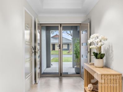 24 Denison Link, Millbridge WA 6232