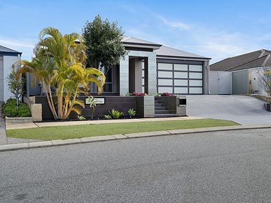 8 Highland Rise, Piara Waters WA 6112