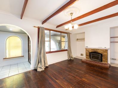 9 Pengilly Road, Orelia WA 6167
