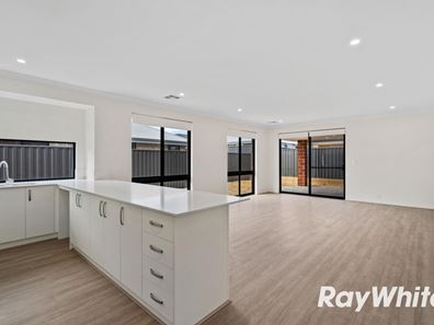 12 Washburn Way, Lakelands WA 6180