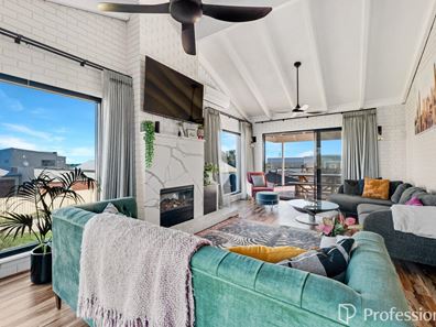 1 Frederick Street, Bluff Point WA 6530