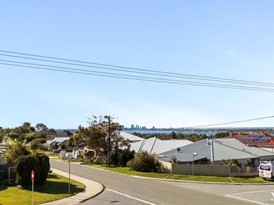 47 Money Road, Melville WA 6156
