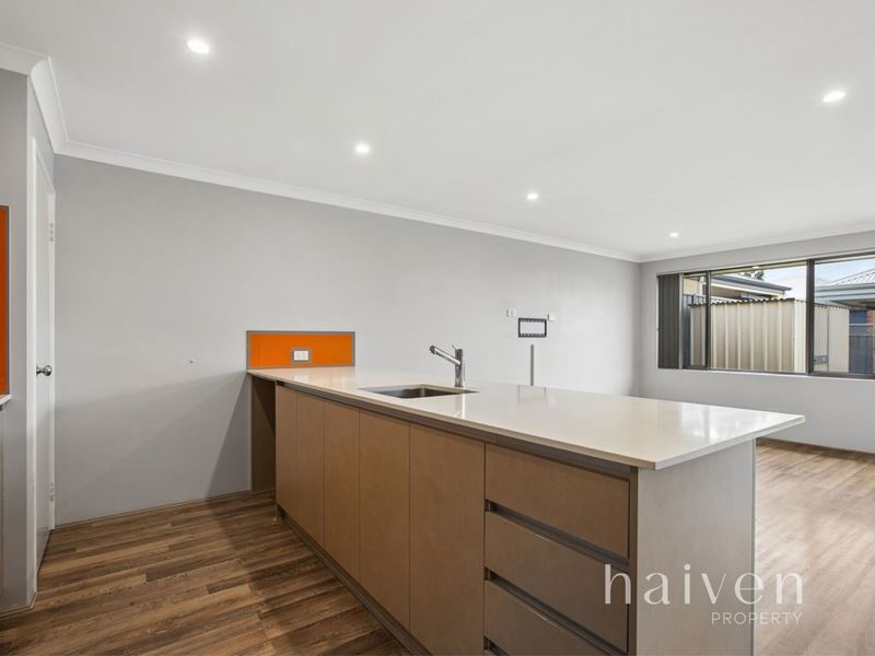 32 RYHILL CRESCENT, Wellard WA 6170