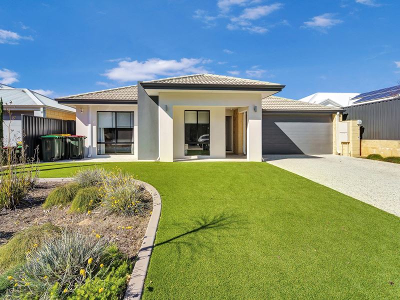 21 Learmonth Rd, Bushmead WA 6055