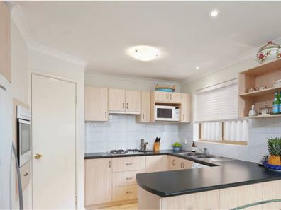 1/17 Lorikeet Court, Stirling WA 6021