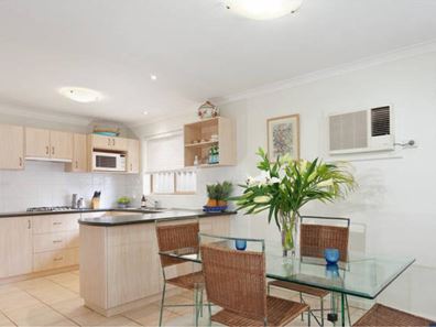 1/17 Lorikeet Court, Stirling WA 6021